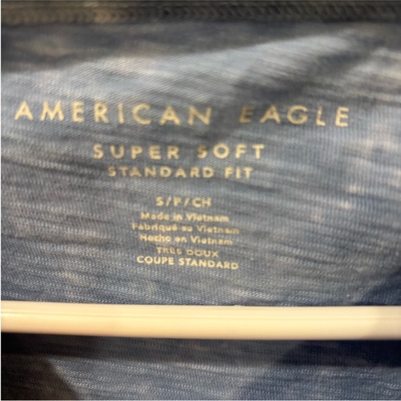 American Eagle Soft Blue T-Shirt - Picture 3 of 3